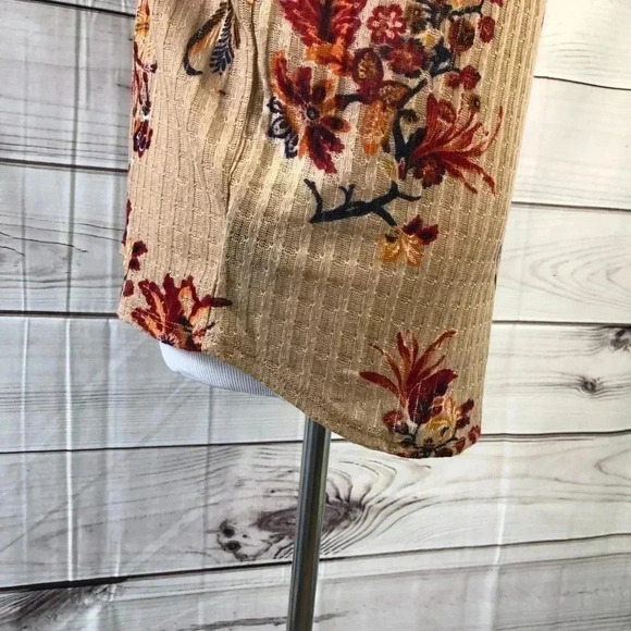 Lee Tan Flowered Long Sleeved V Neck Top M - Picture 7 of 8